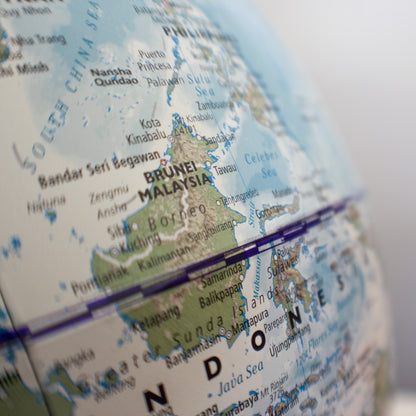 Magellan Vasa Globus 32 cm moderne Halterung ohne Meridian mit Holzfuß