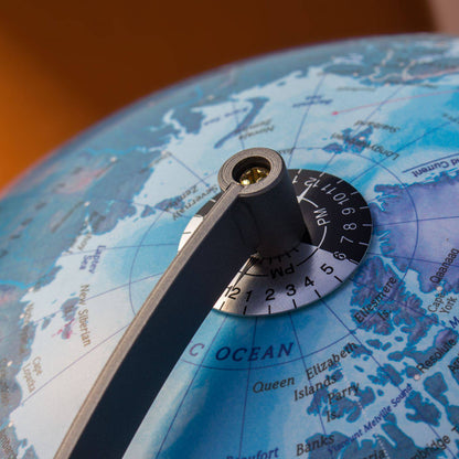 Magellan Mora Leuchtglobus 30cm geografisch - Holzfuß Buche, LED-Beleuchtung